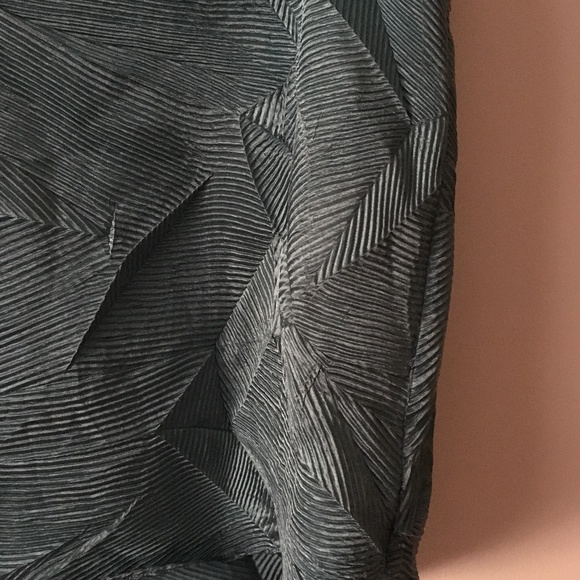 Floreat Anthropologie Teal Green Satin Plisse Pleat V Neck Tank S - Picture 4 of 5